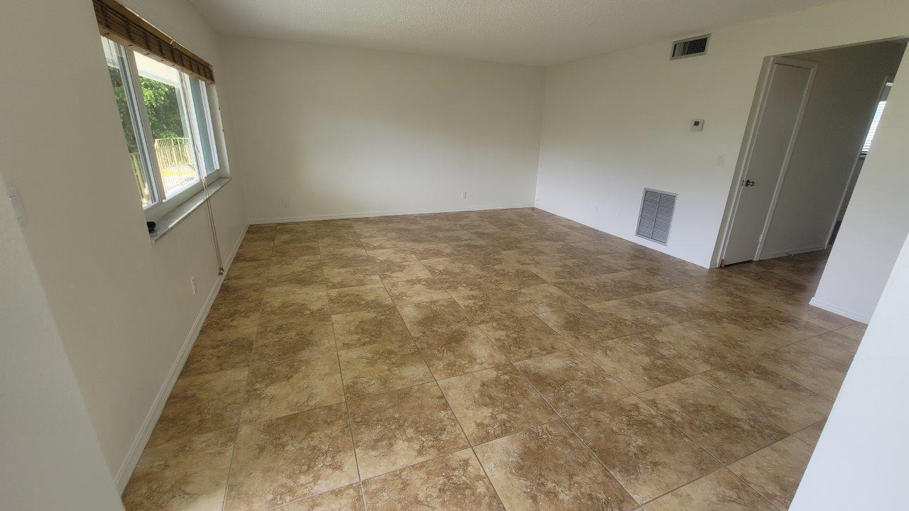 TOWNSITE APTS XV CONDO - Residential Lease