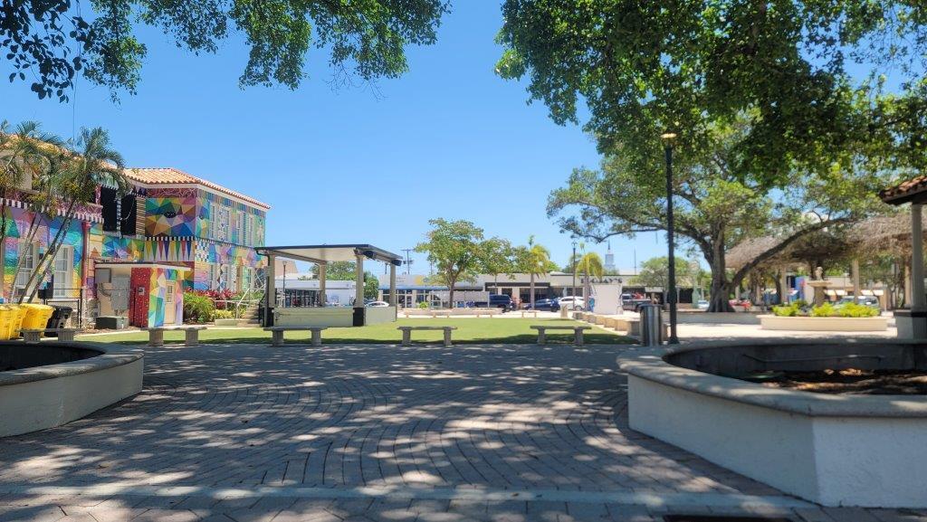 TOWNSITE APTS XV CONDO - Residential Lease