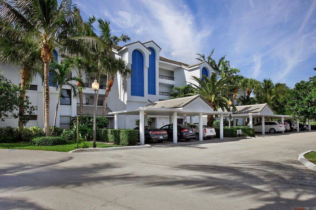 Photo of 123 Bay Colony Drive N, Juno Beach, FL 33408 (MLS # R10940589)