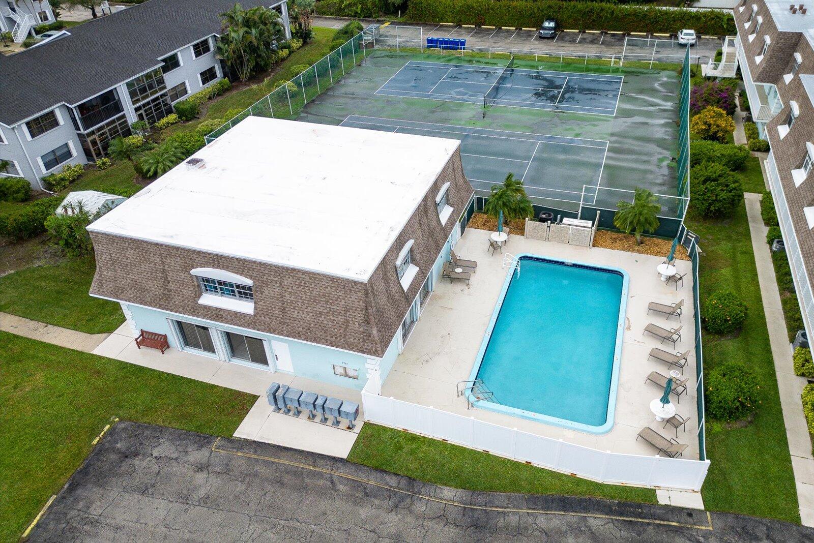 PINETREE VILLAGE - Residential