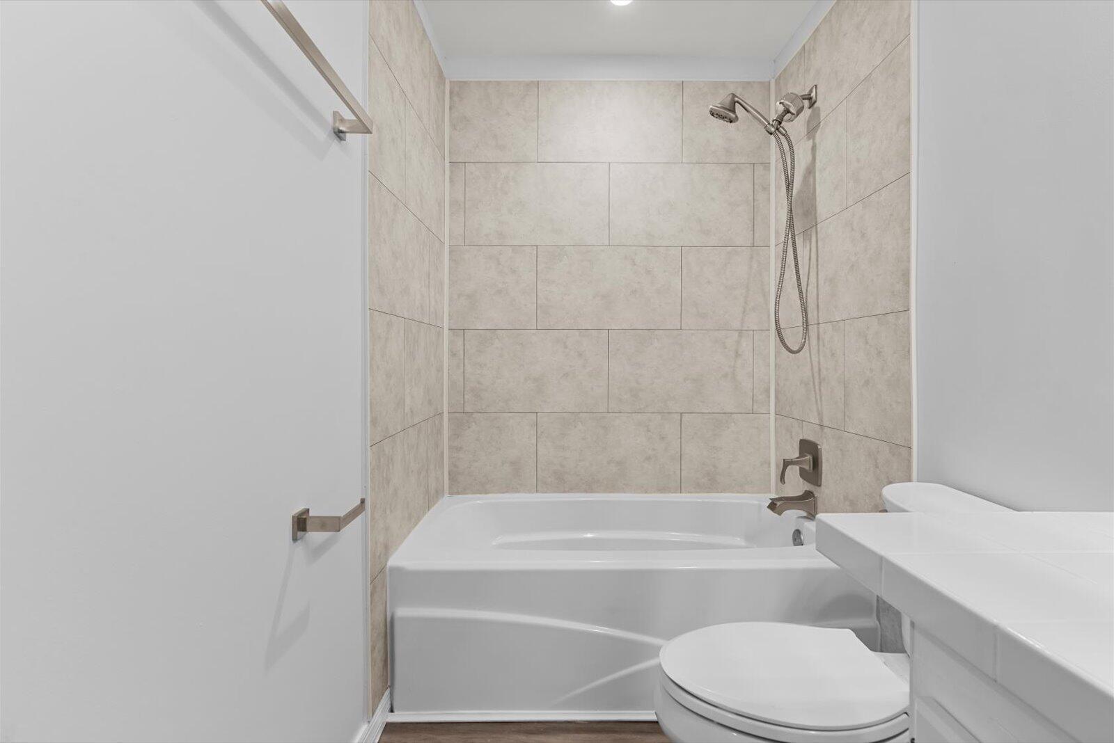 PINETREE VILLAGE - Residential