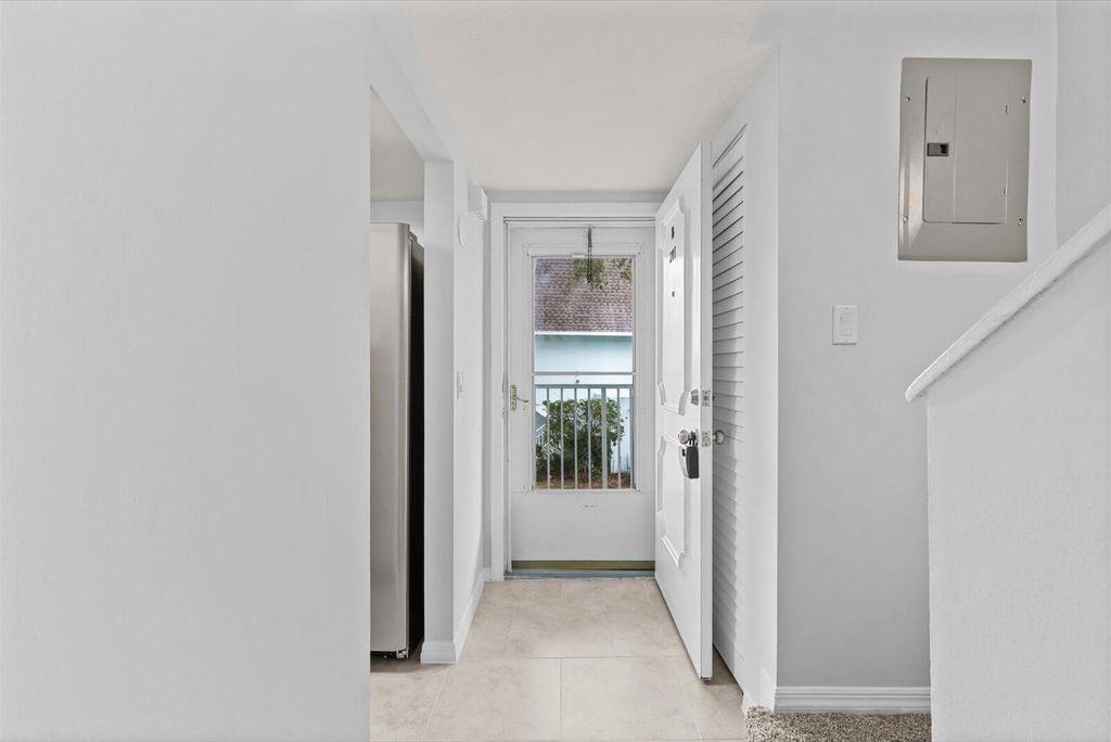 Photo of 1901 Indian River Boulevard #201, Vero Beach, FL 32960 (MLS # R11164712)