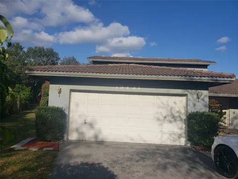 19421 NW 18th Ct, Miami Gardens, FL MLS: F10481417