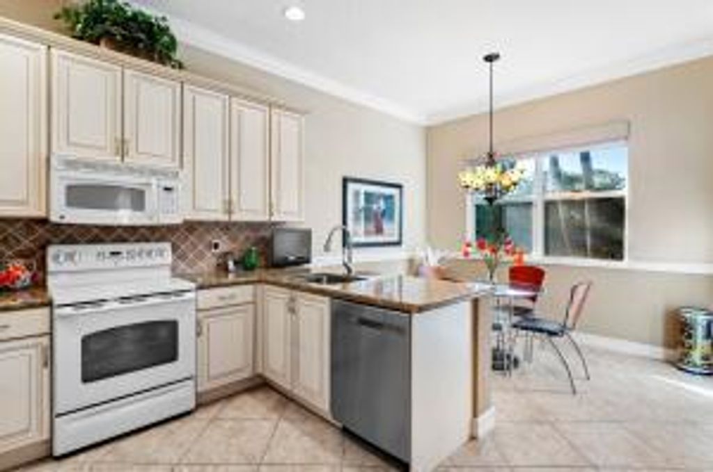 Photo of 7410 Ringwood Terrace, Boynton Beach, FL 33437 (MLS # R11084387)