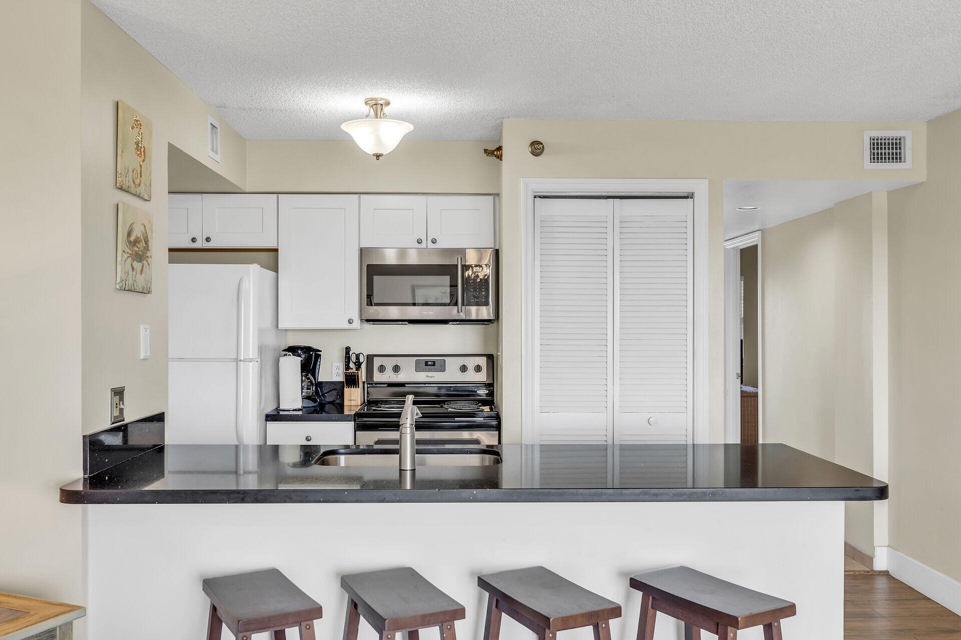 Ocean Pointe Suites - Residential