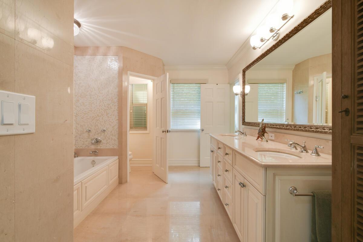 JUPITER INLET BEACH COLON - Residential