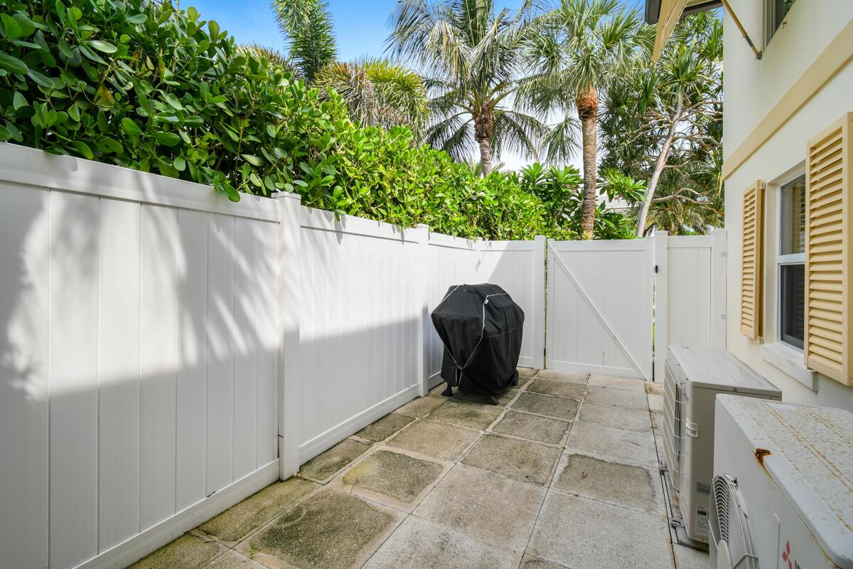 JUPITER INLET BEACH COLON - Residential