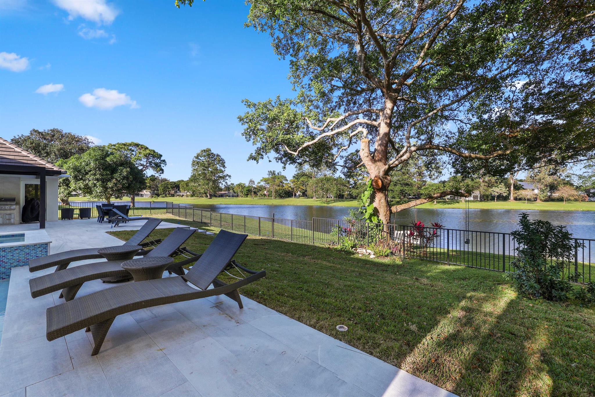 BOCA RATON BATH & TENNIS - Residential