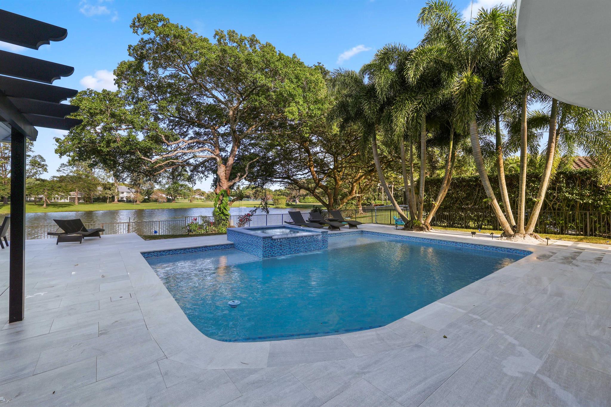 BOCA RATON BATH & TENNIS - Residential