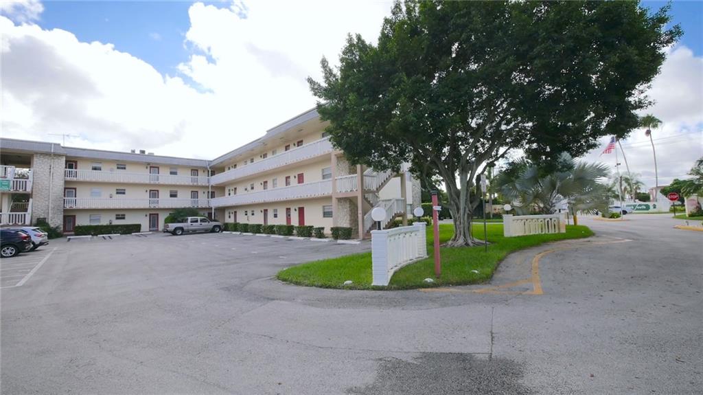 LAUDERHILL EAST - Residential