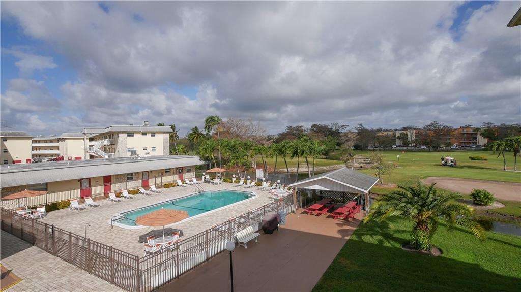 LAUDERHILL EAST - Residential
