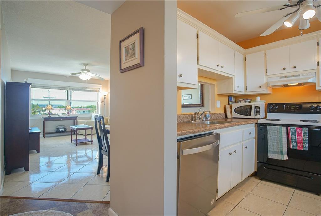 LAUDERHILL EAST - Residential