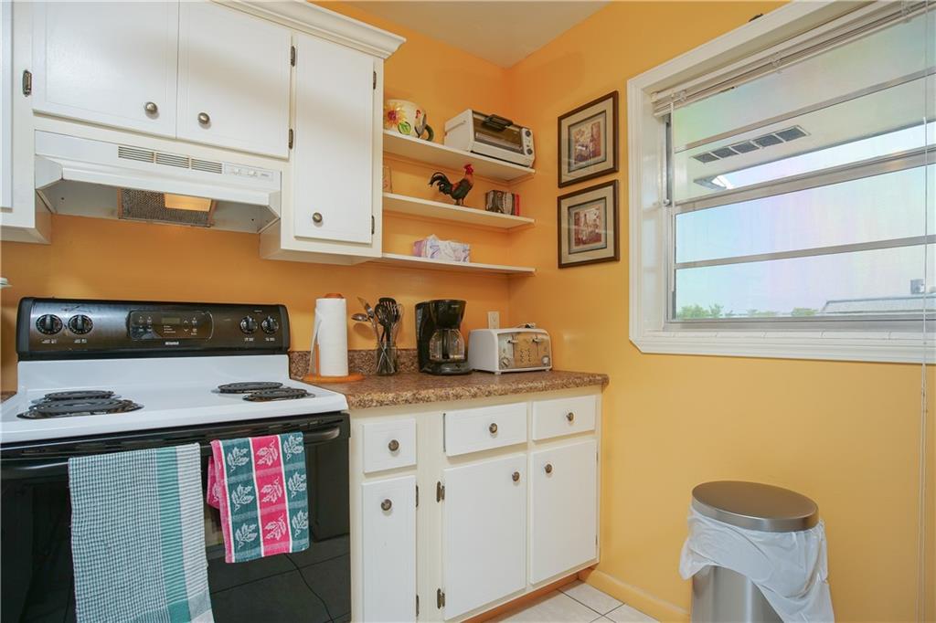 LAUDERHILL EAST - Residential