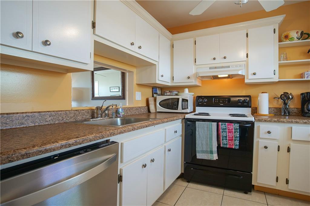 LAUDERHILL EAST - Residential
