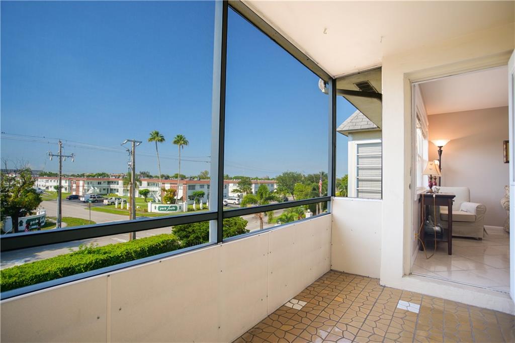 LAUDERHILL EAST - Residential