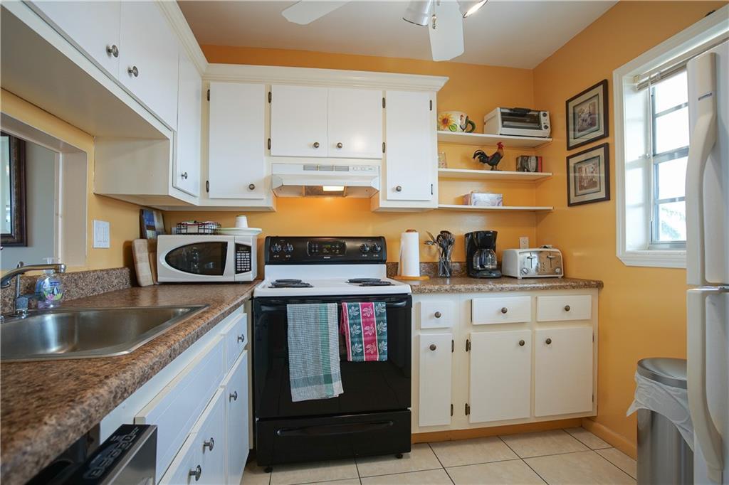 LAUDERHILL EAST - Residential