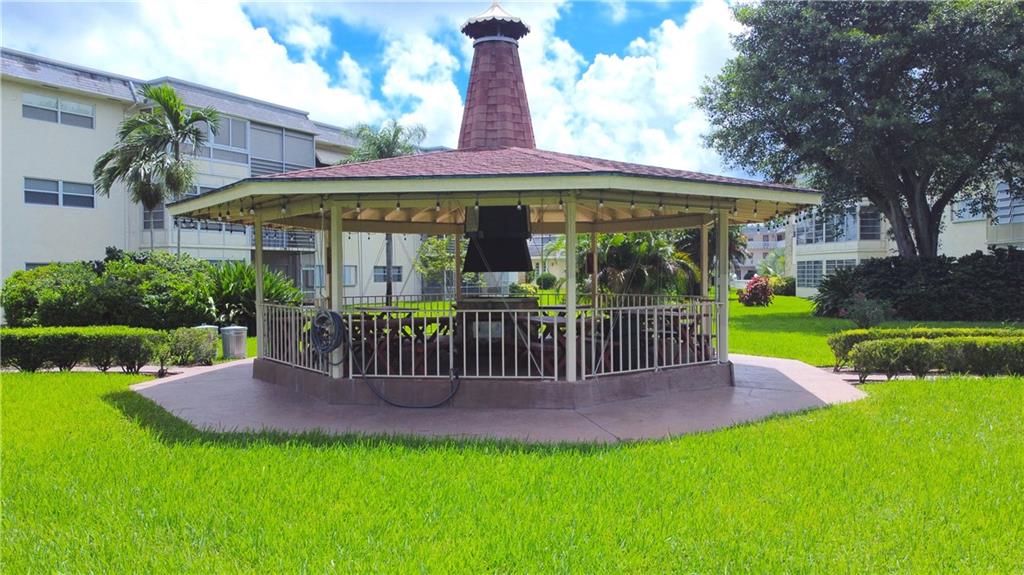 LAUDERHILL EAST - Residential