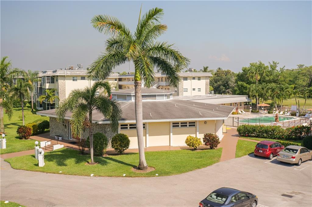 LAUDERHILL EAST - Residential