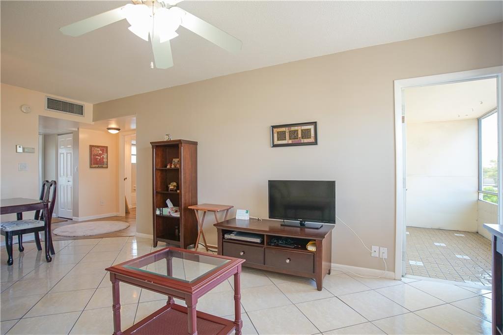 LAUDERHILL EAST - Residential