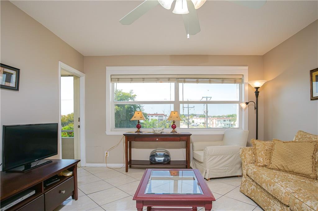LAUDERHILL EAST - Residential
