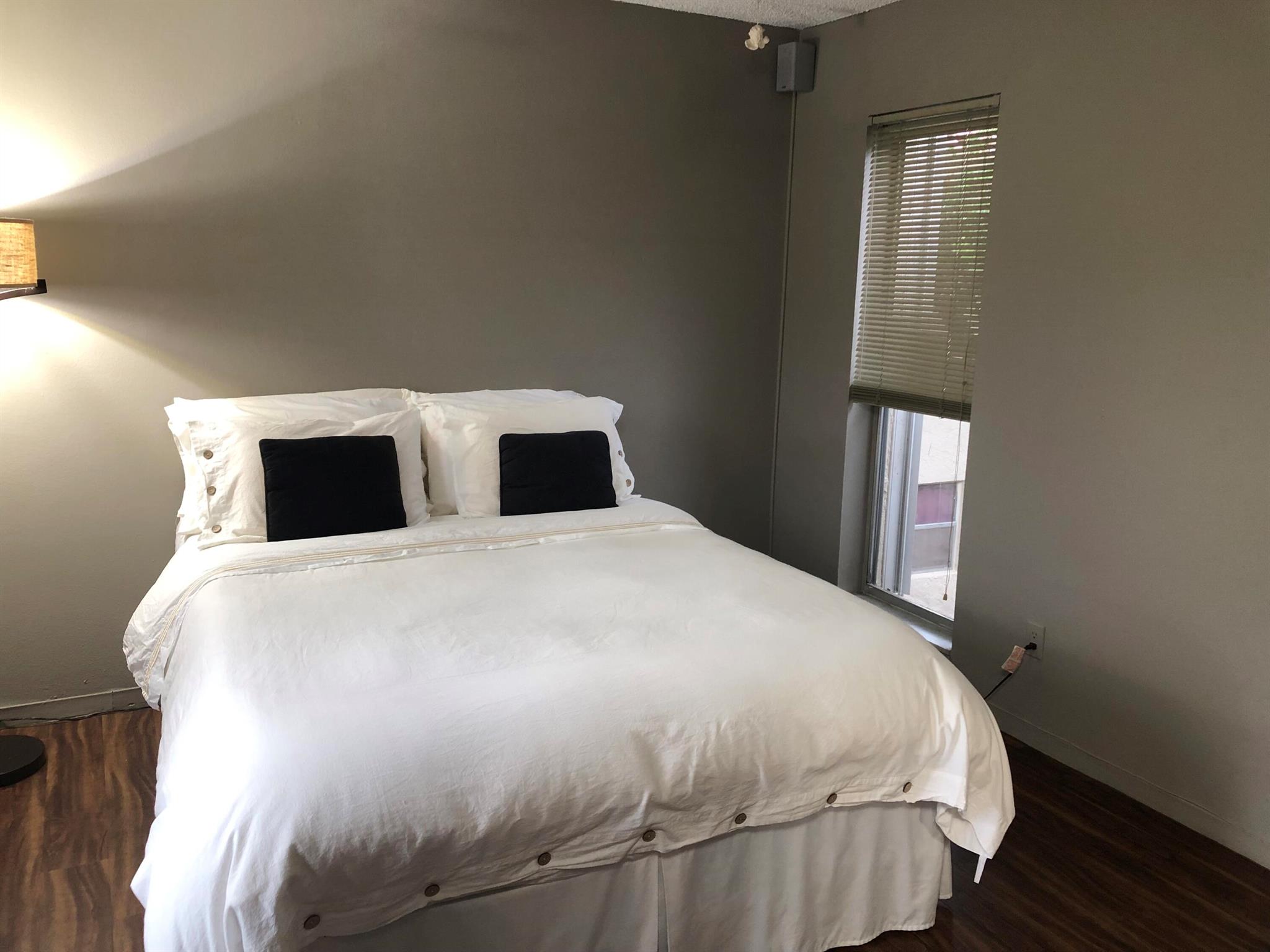 5226 NE 6th Avenue NE H-33