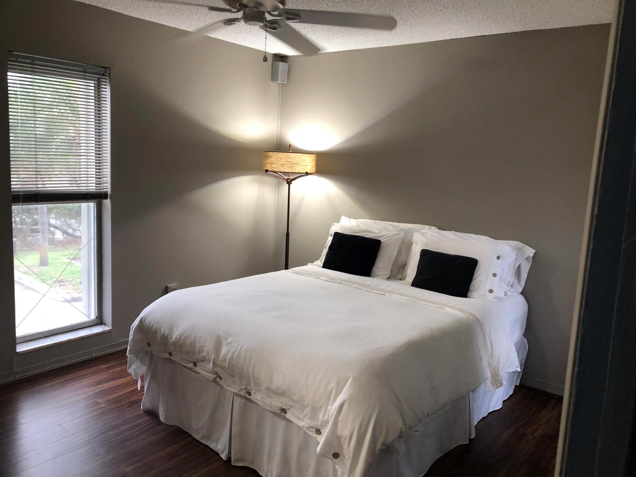 5226 NE 6th Avenue NE H-33