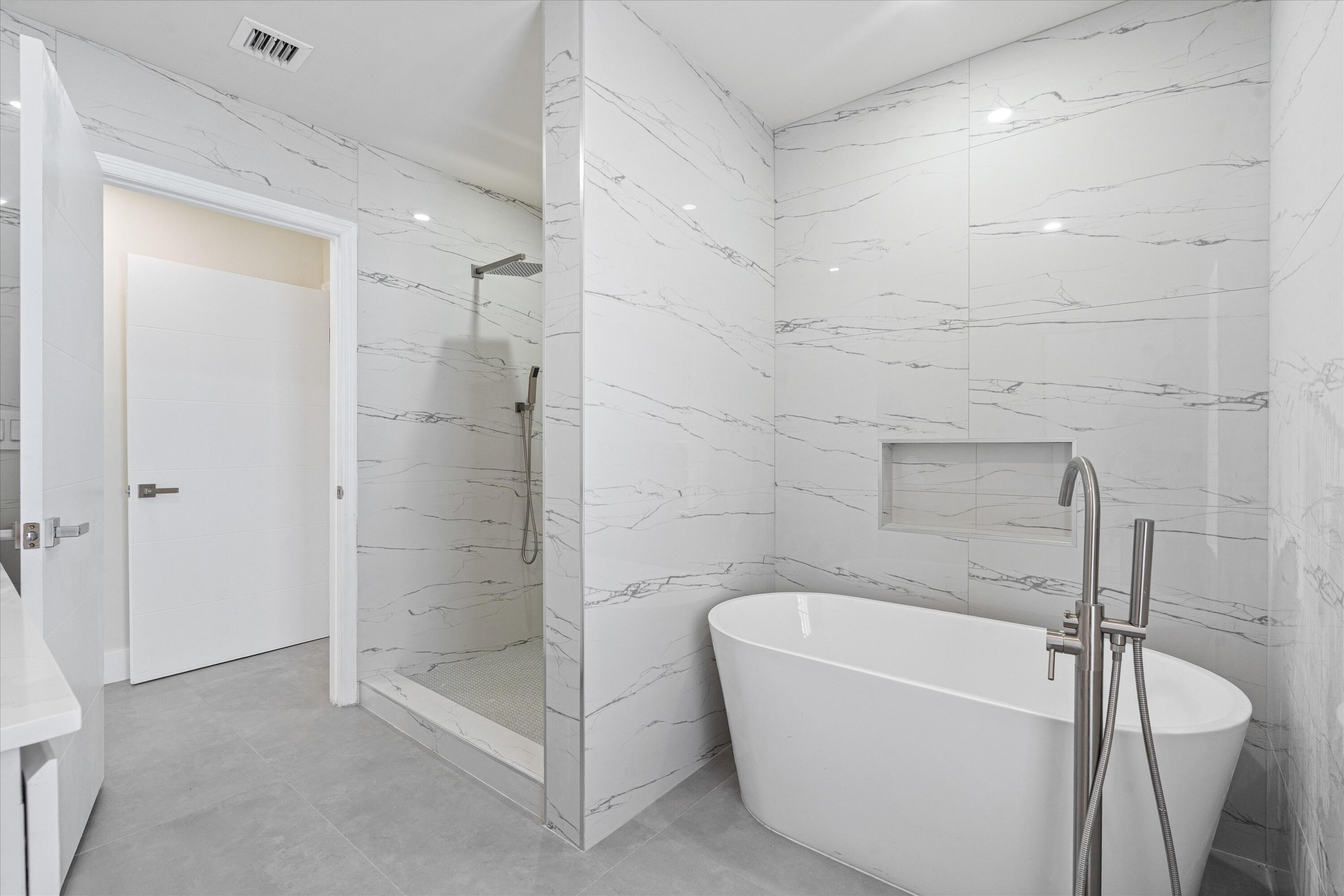 HARBOR BEACH - Residential