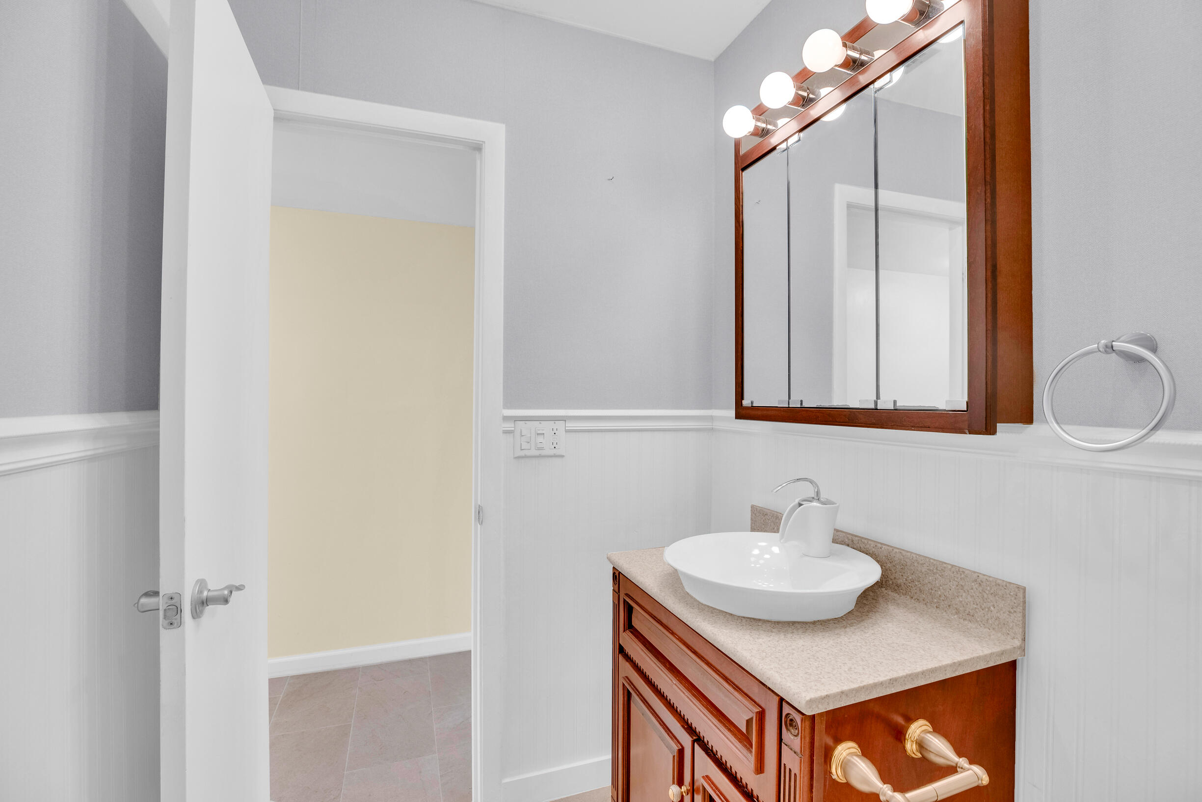 ISLAND HOUSE CONDOMINIUM PHASE II - Residential