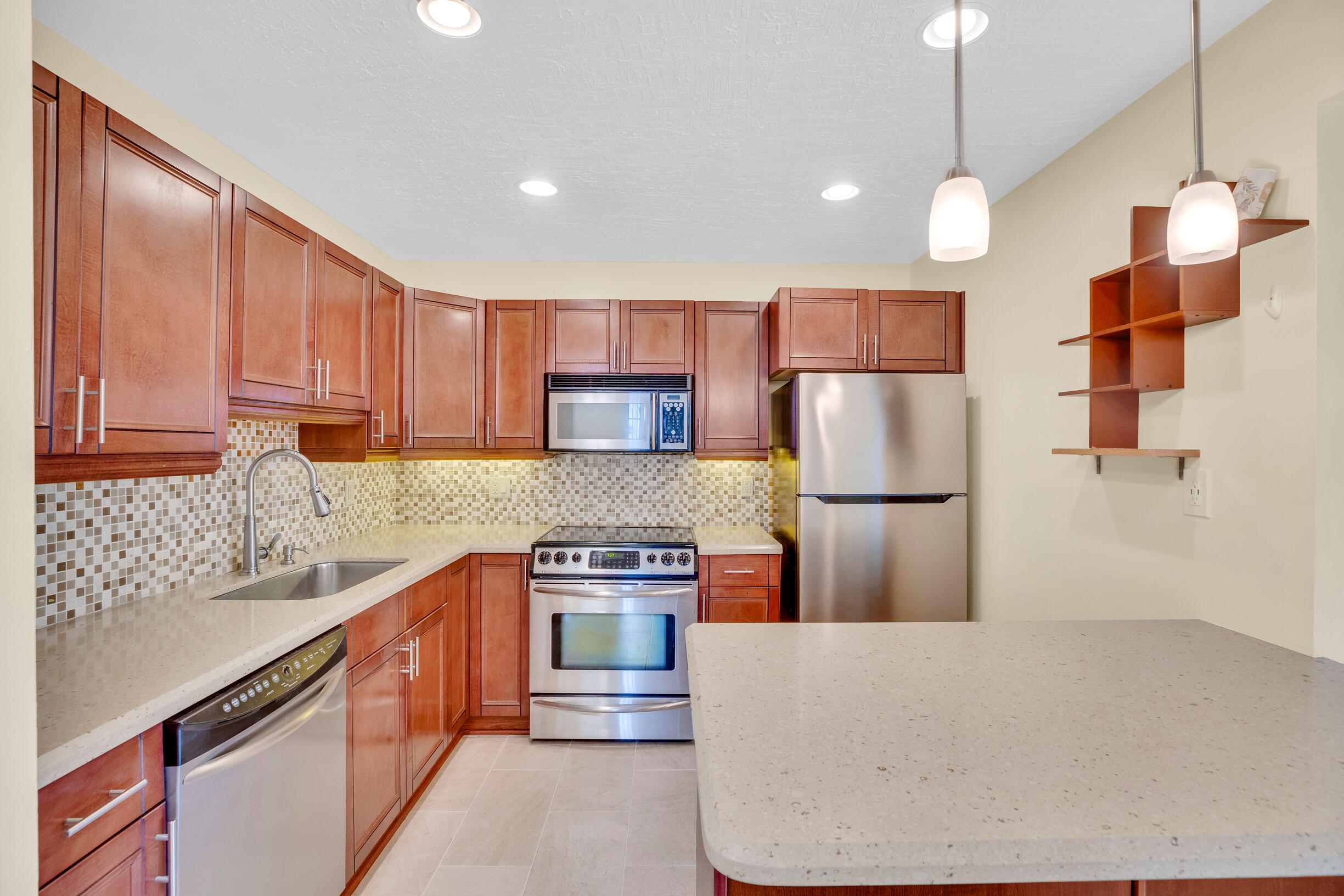 ISLAND HOUSE CONDOMINIUM PHASE II - Residential