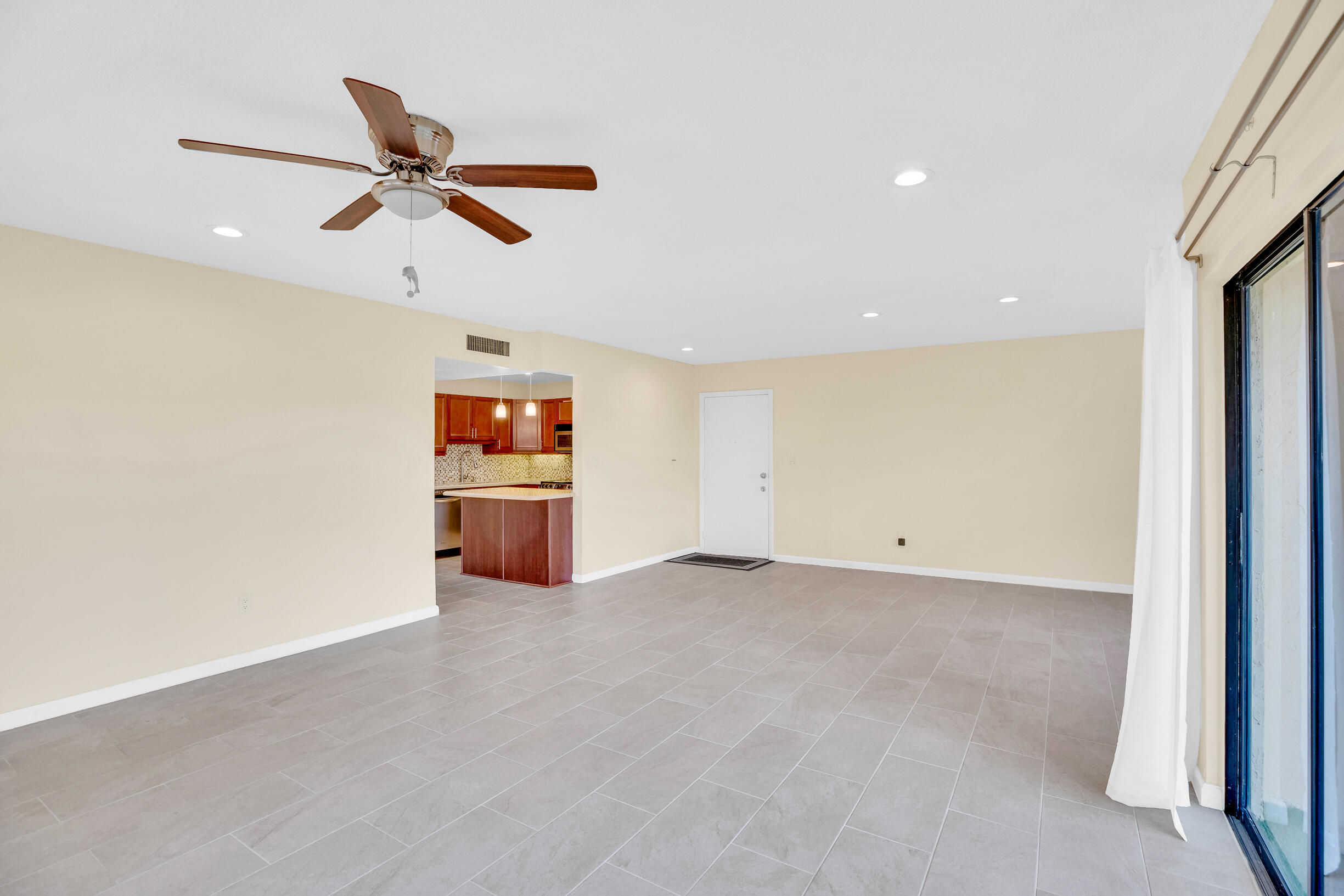 ISLAND HOUSE CONDOMINIUM PHASE II - Residential