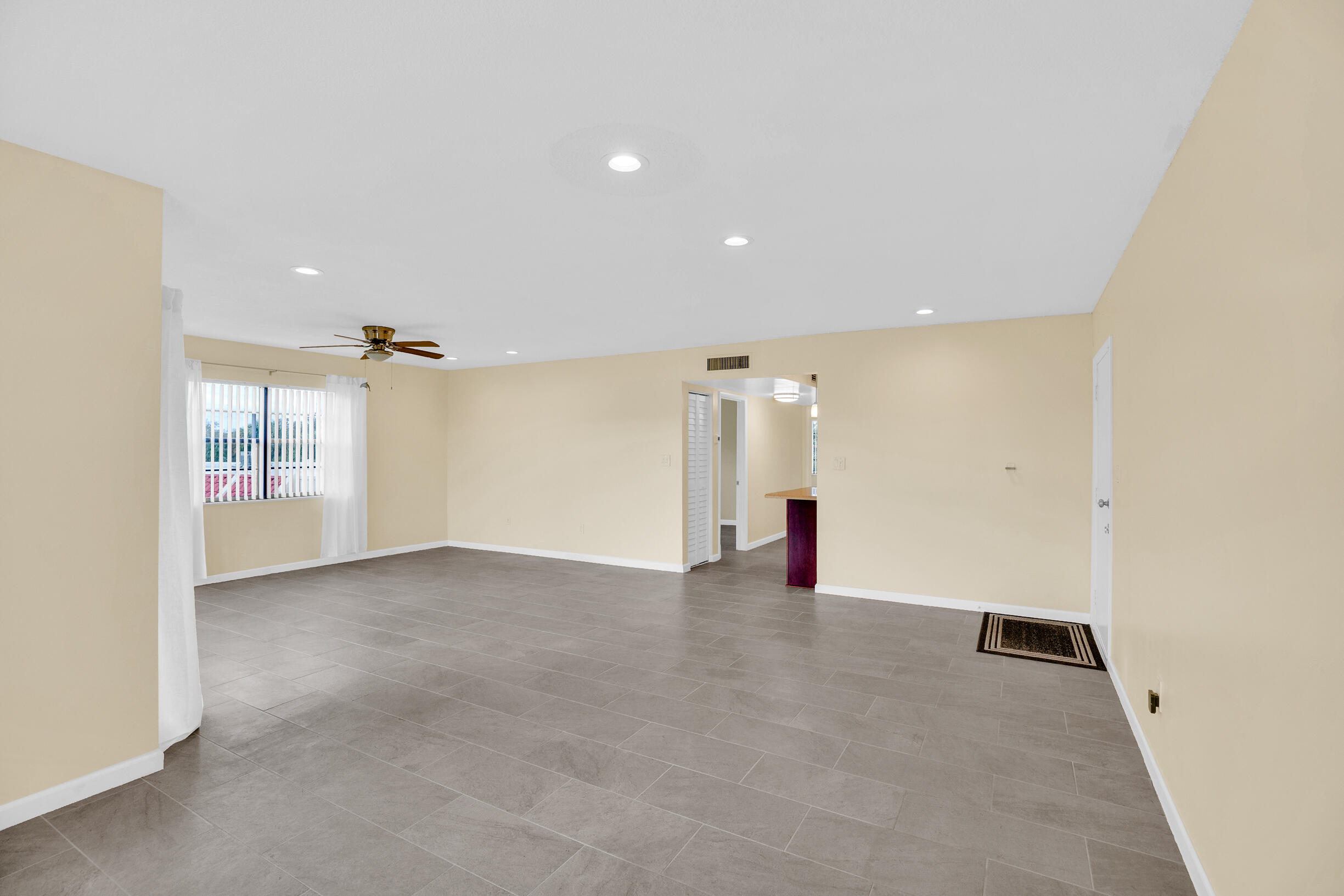 ISLAND HOUSE CONDOMINIUM PHASE II - Residential