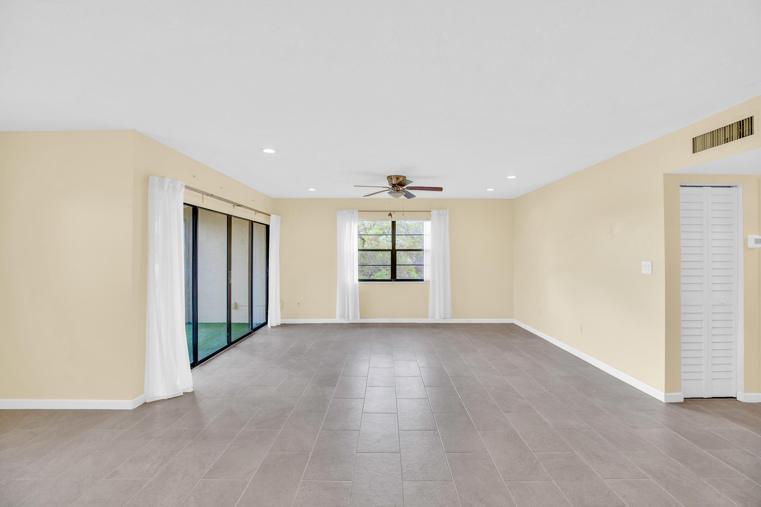 ISLAND HOUSE CONDOMINIUM PHASE II - Residential