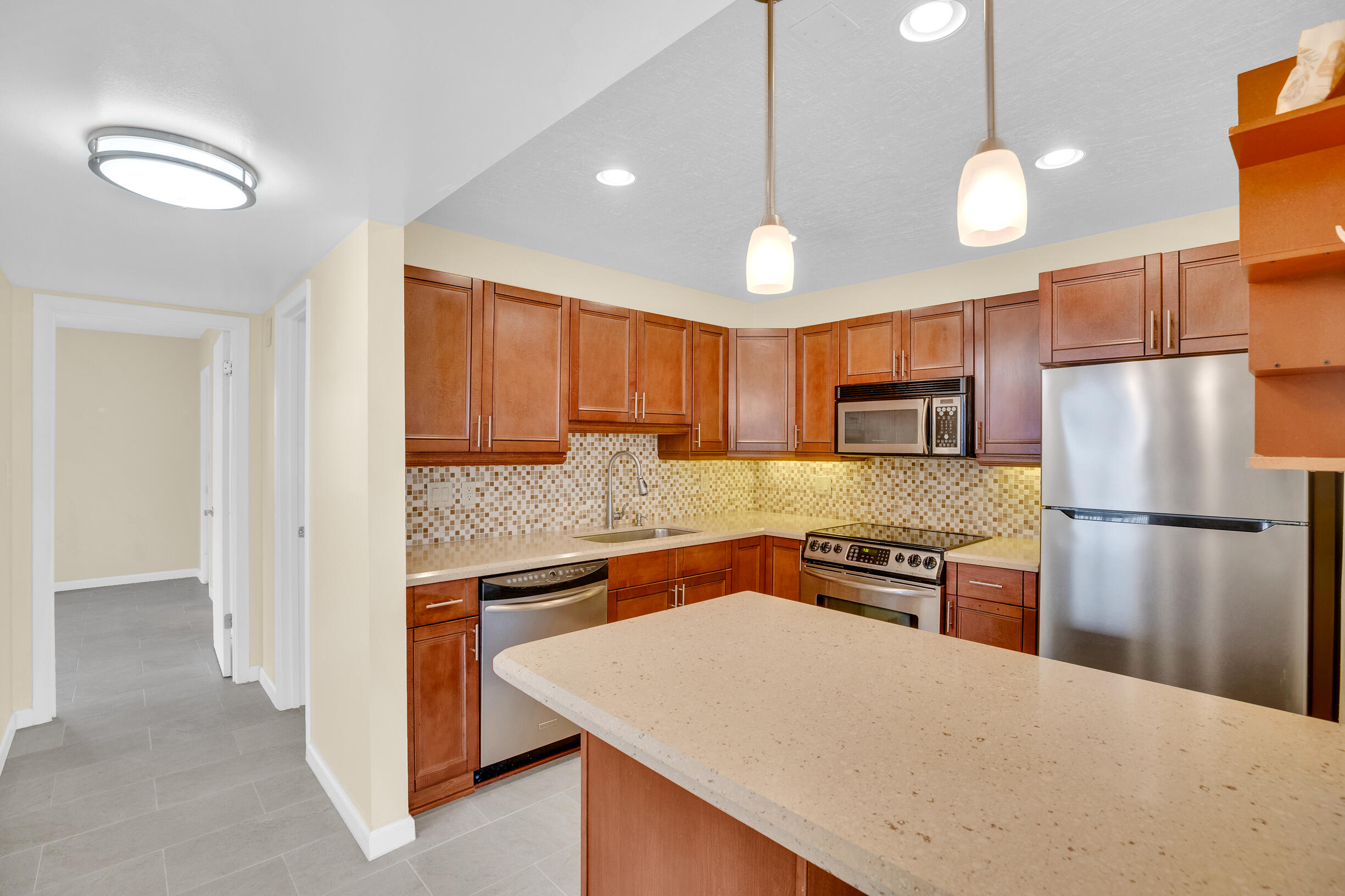 ISLAND HOUSE CONDOMINIUM PHASE II - Residential