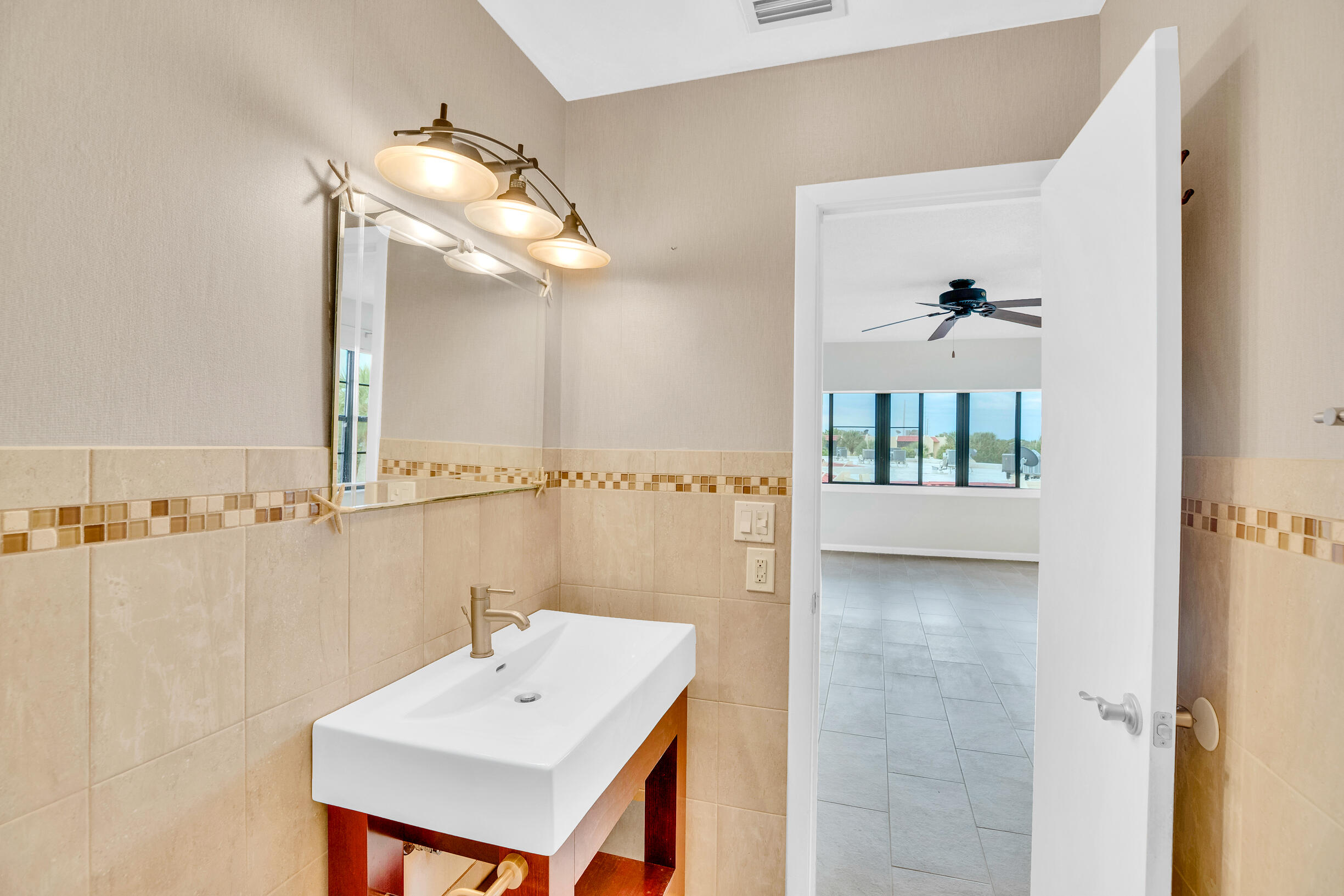 ISLAND HOUSE CONDOMINIUM PHASE II - Residential