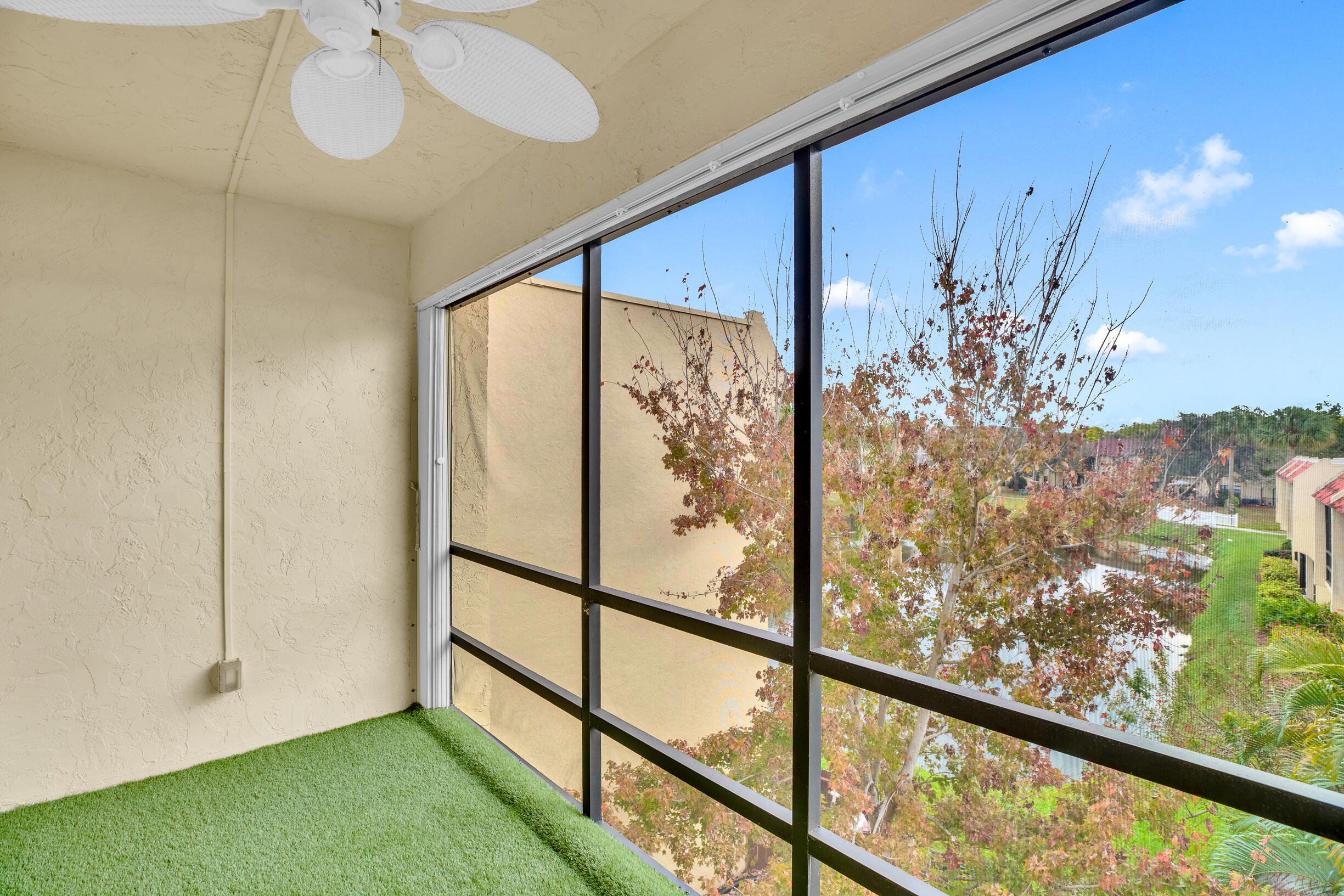 ISLAND HOUSE CONDOMINIUM PHASE II - Residential