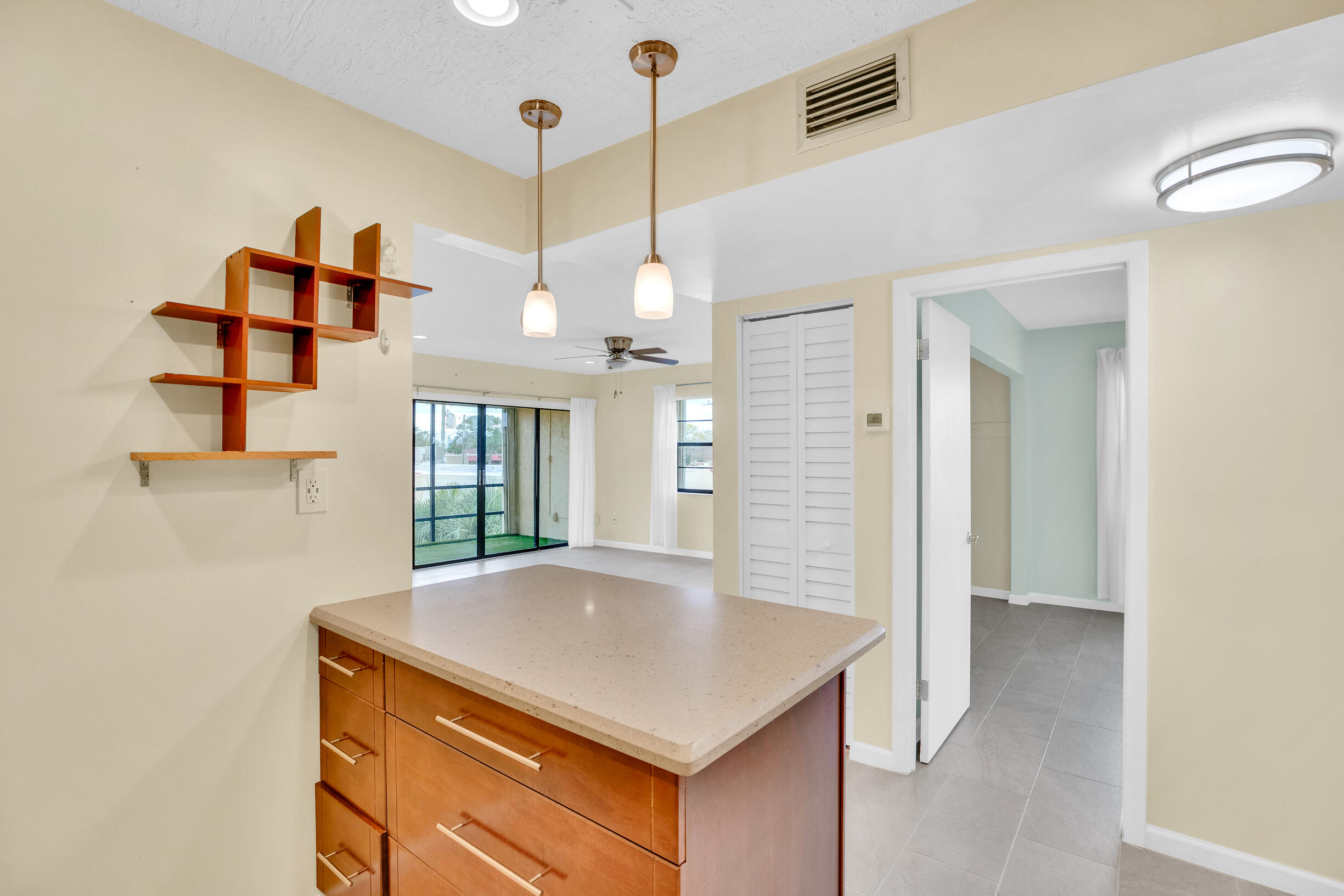 ISLAND HOUSE CONDOMINIUM PHASE II - Residential