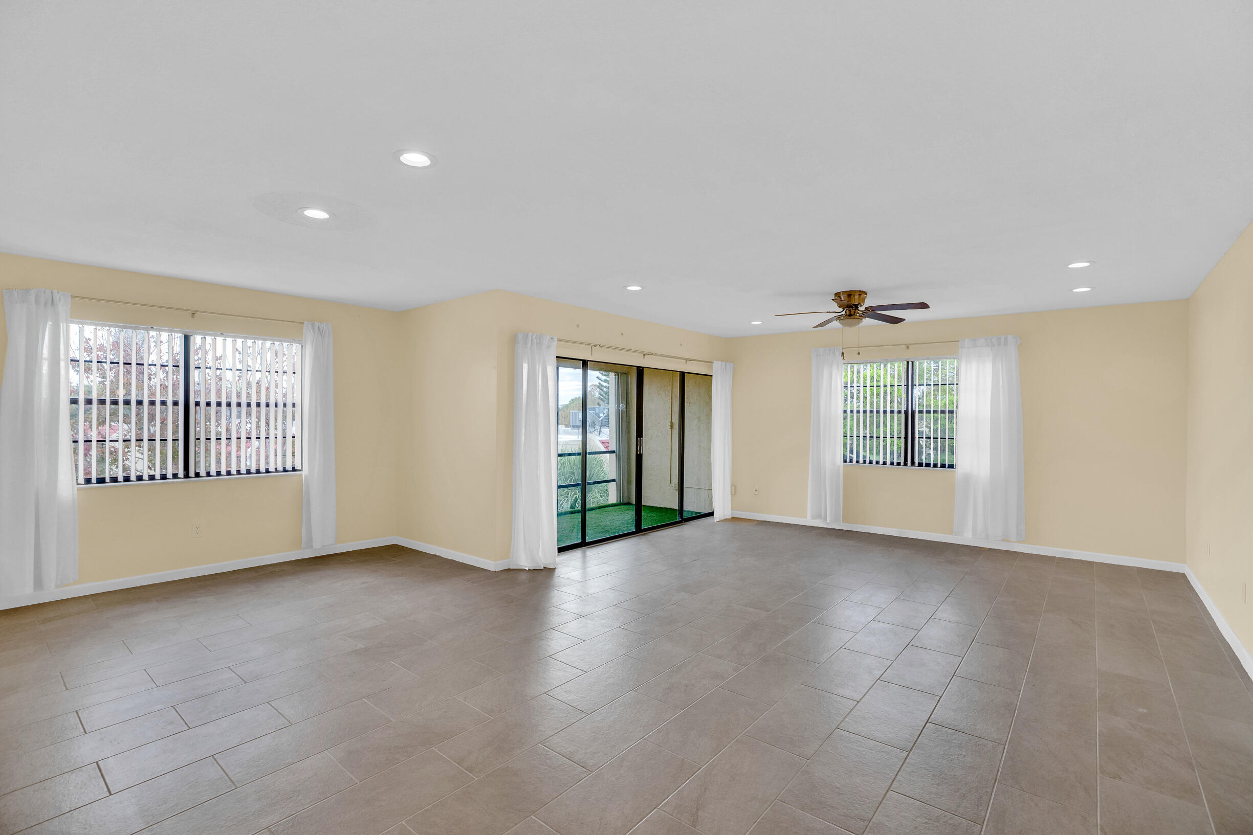 ISLAND HOUSE CONDOMINIUM PHASE II - Residential