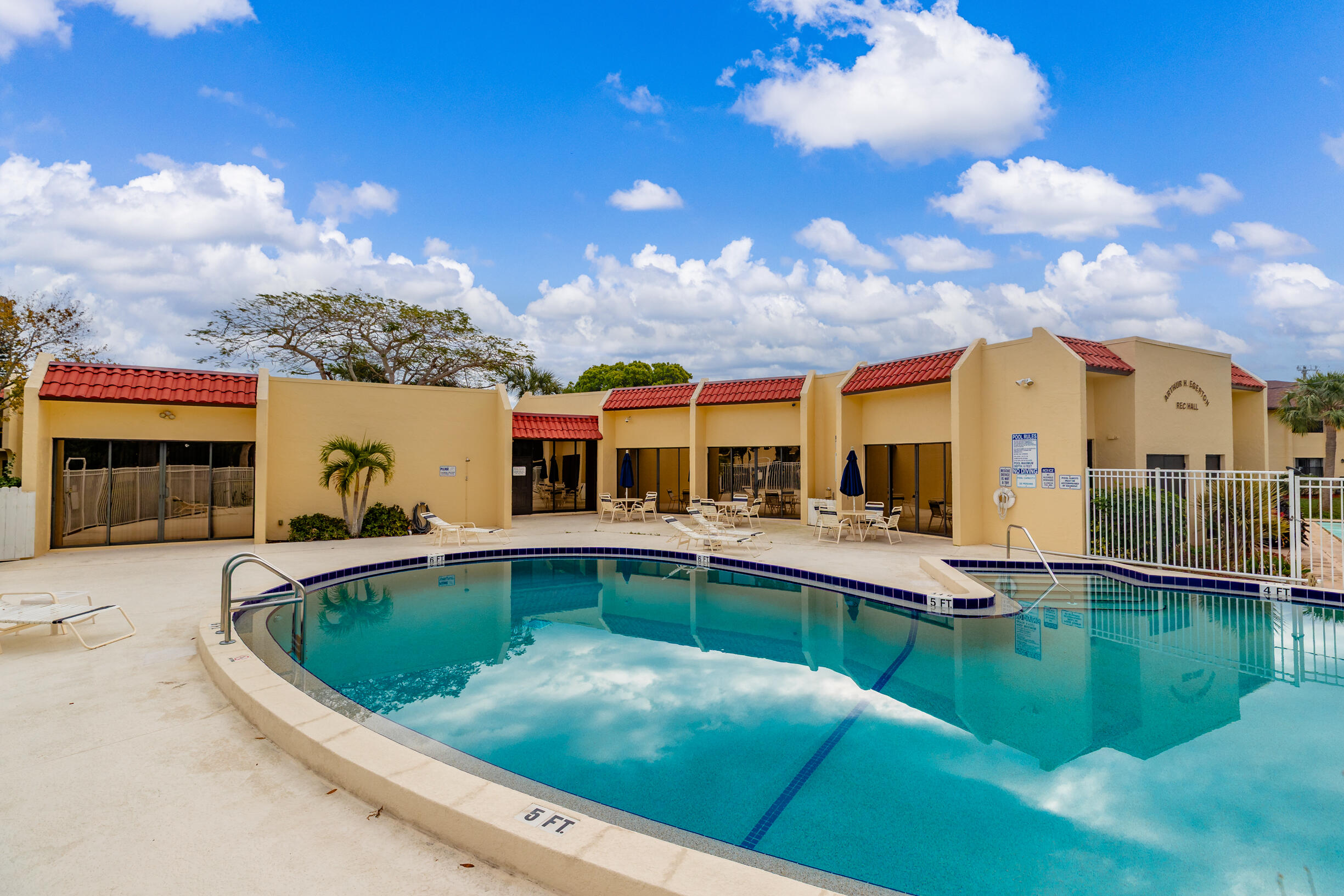 ISLAND HOUSE CONDOMINIUM PHASE II - Residential