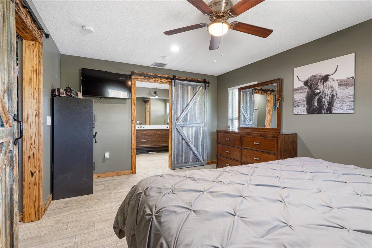 COUNTRY HILLS ESTATES - Residential