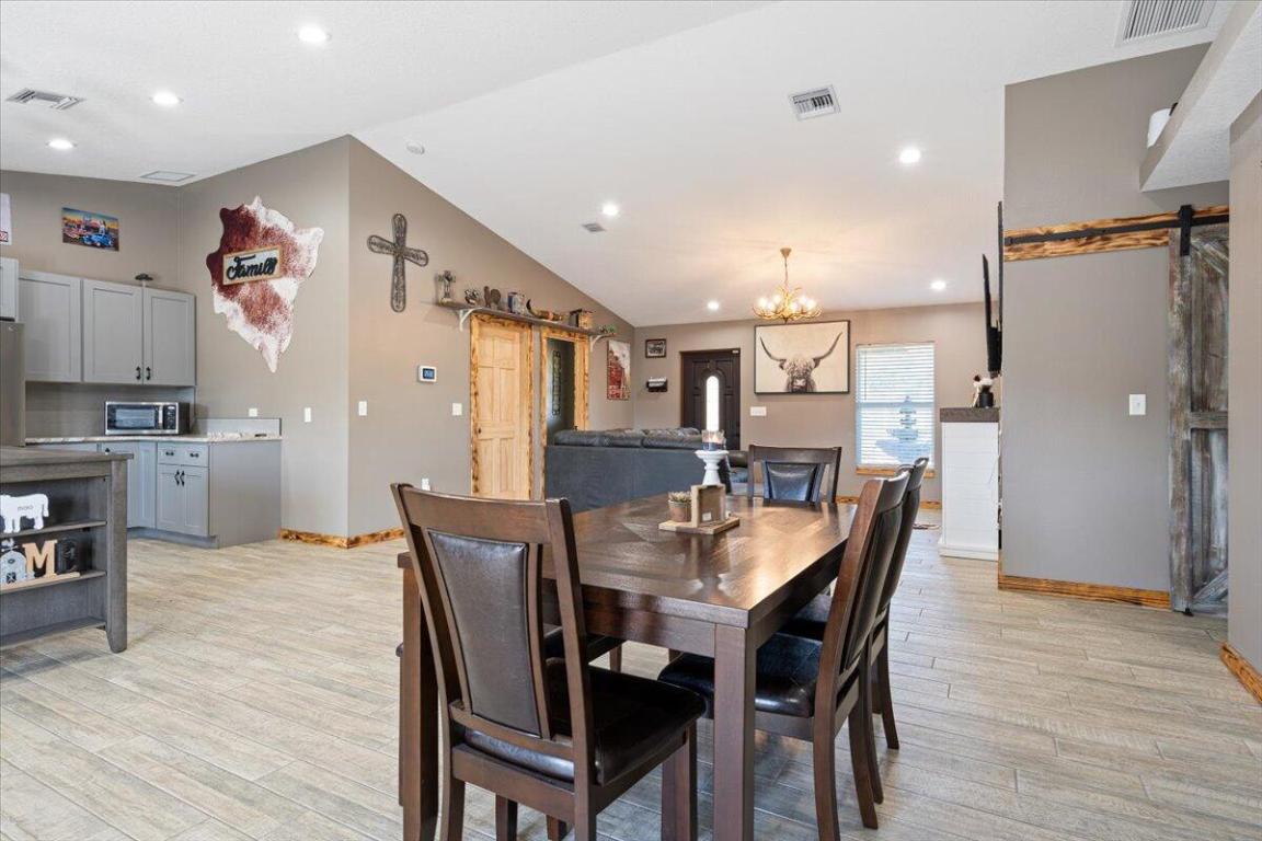 COUNTRY HILLS ESTATES - Residential