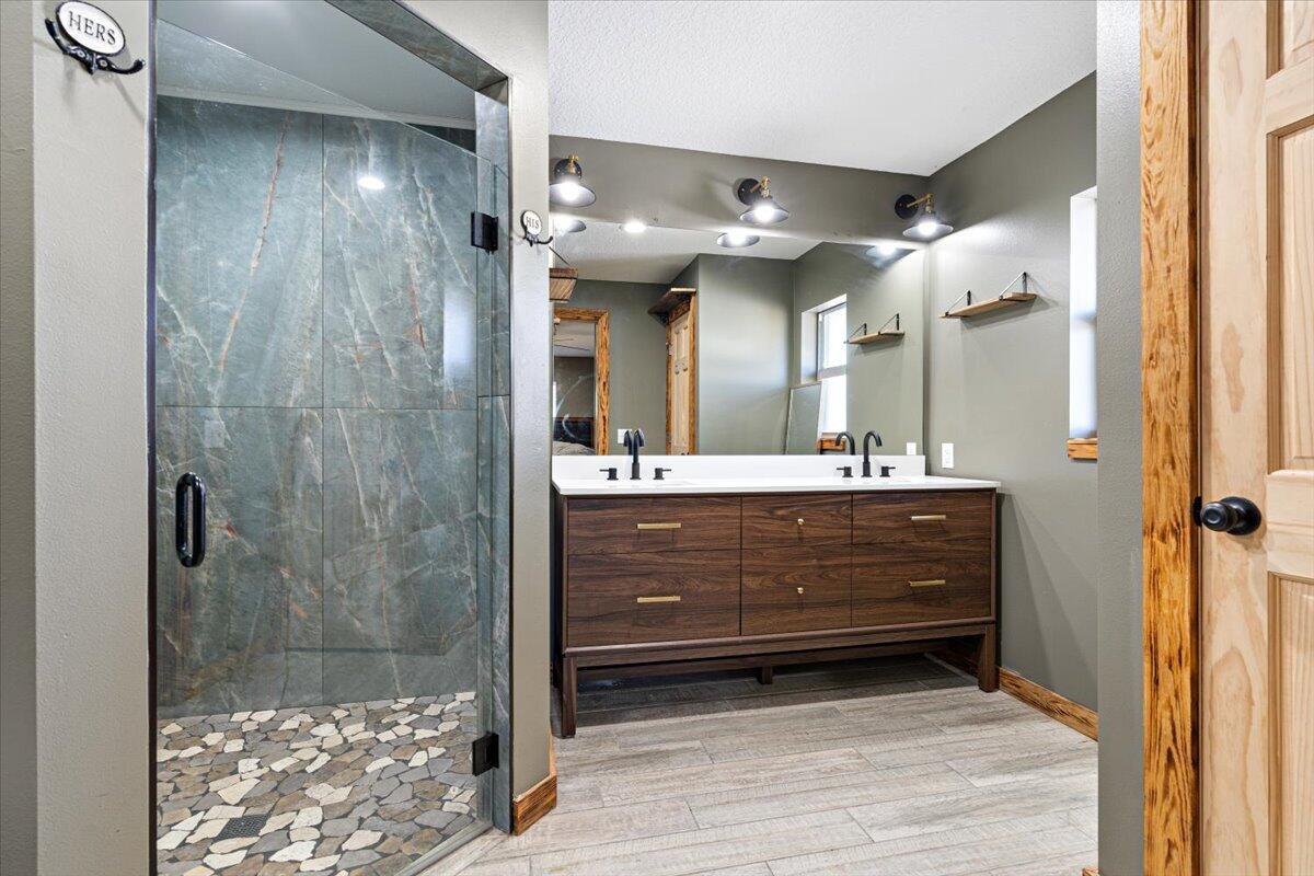 COUNTRY HILLS ESTATES - Residential