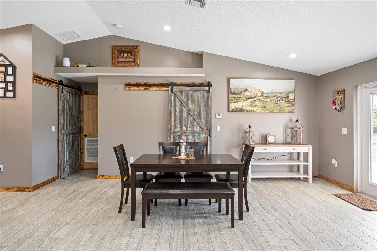 COUNTRY HILLS ESTATES - Residential