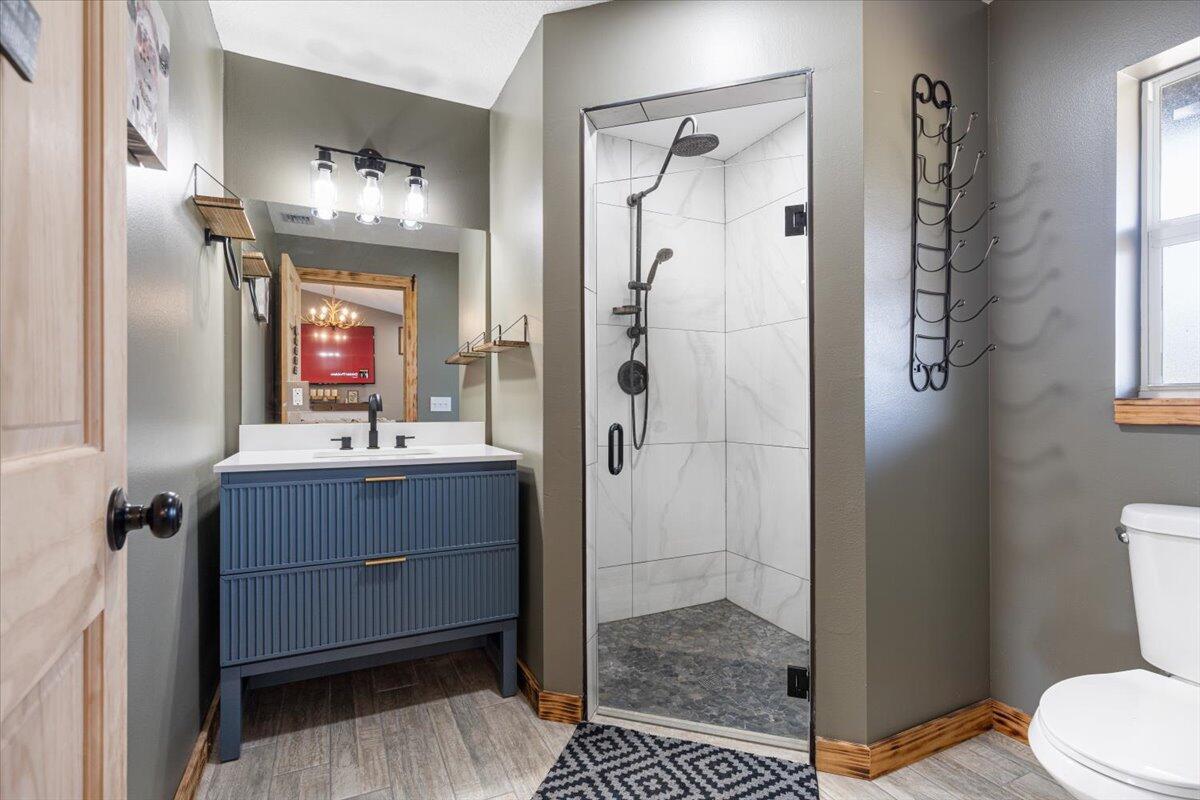 COUNTRY HILLS ESTATES - Residential