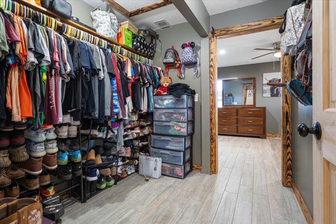 COUNTRY HILLS ESTATES - Residential