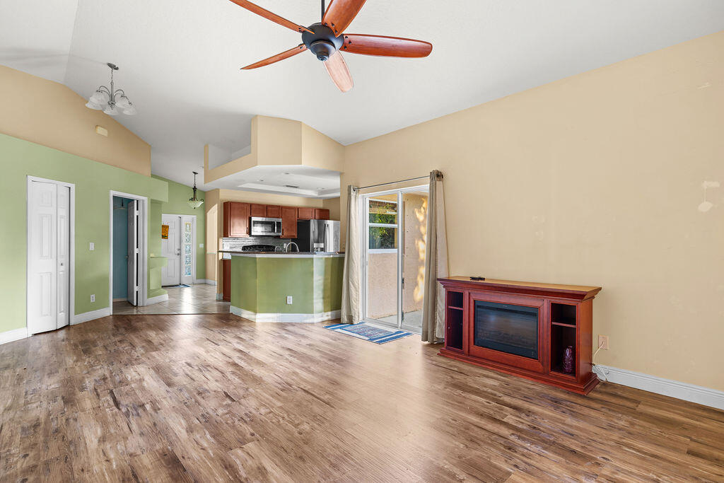 PORT ST LUCIE SECTION  31 - Residential Lease