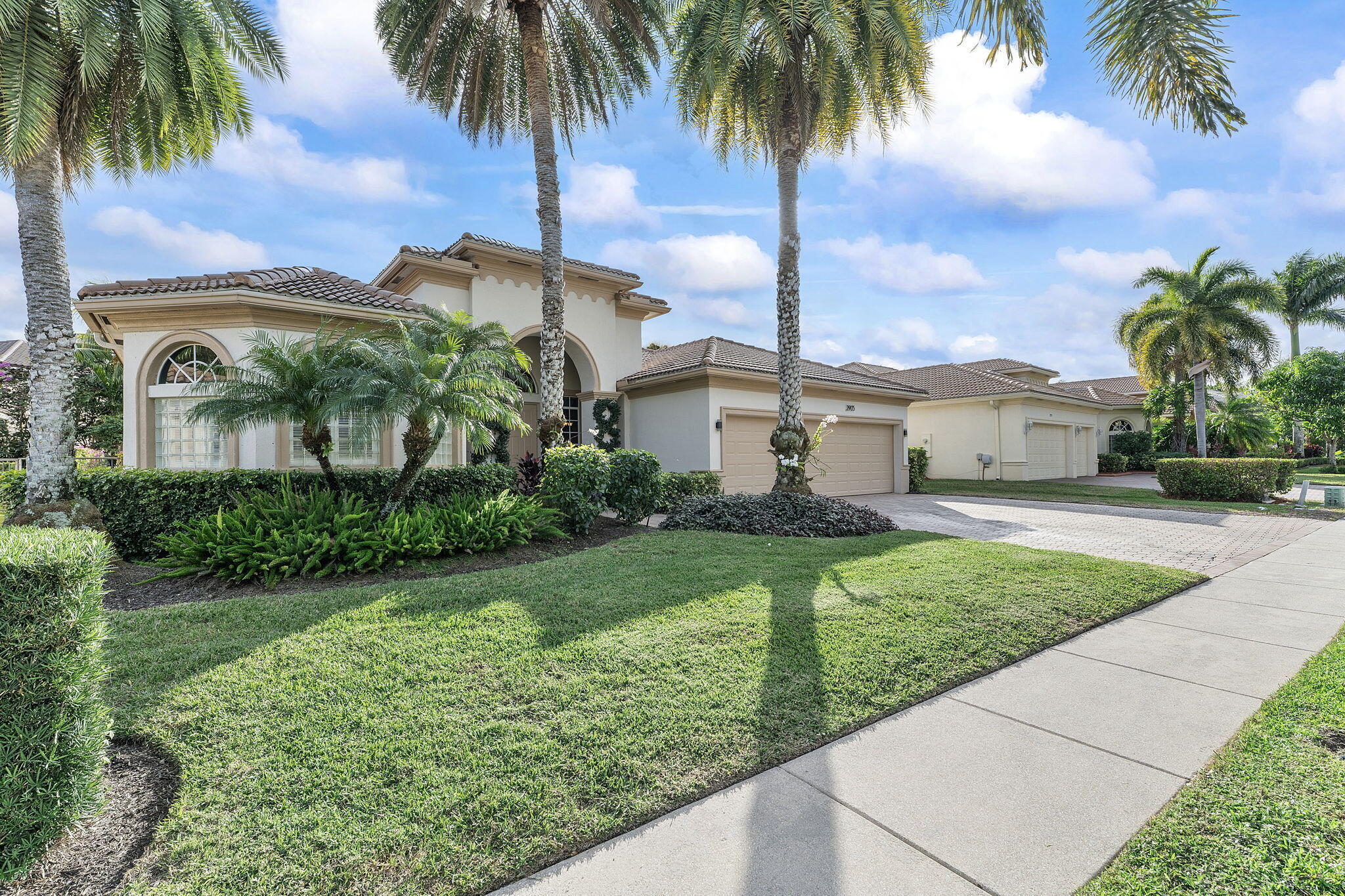 2903 Fontana Lane