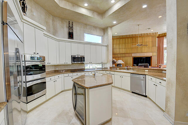 ST ANDREWS COUNTRY CLUB - Residential