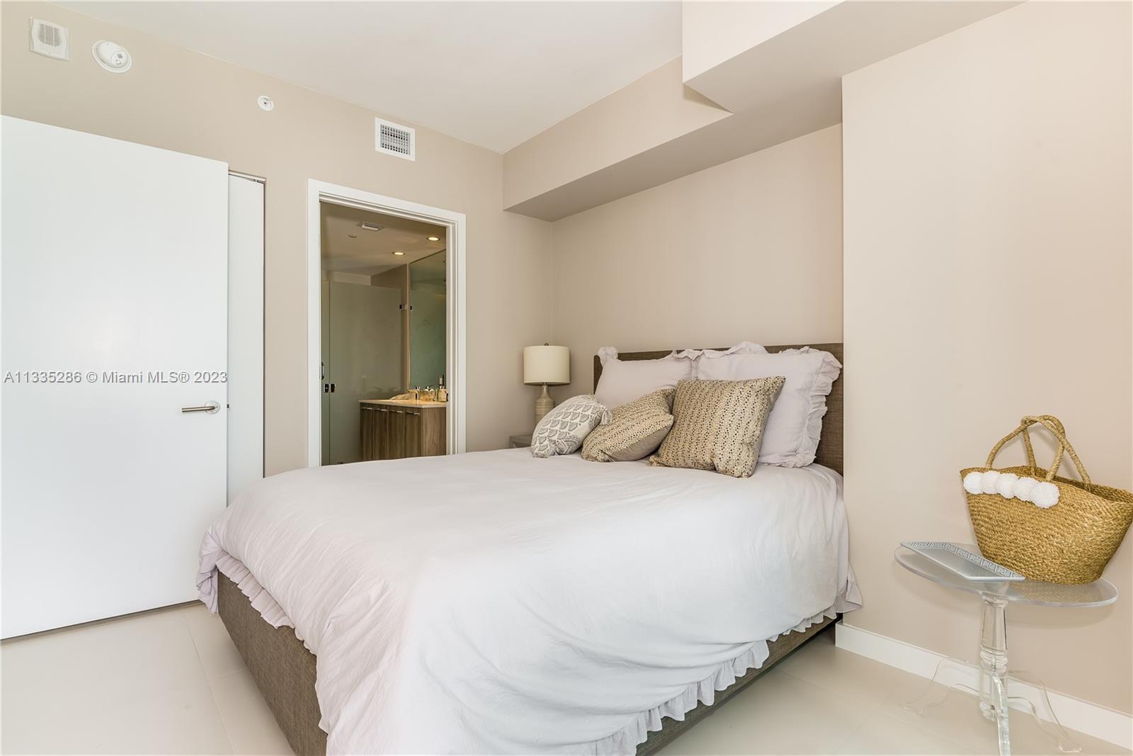 PARAISO BAYVIEWS CONDO - Residential Lease