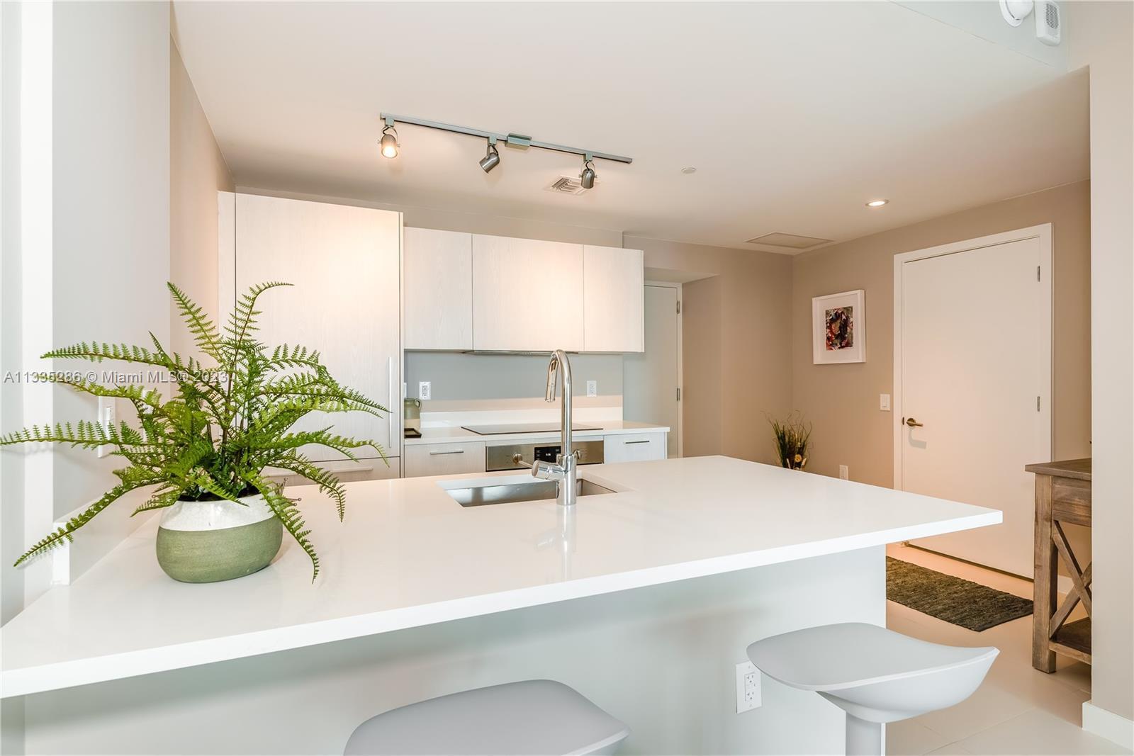 PARAISO BAYVIEWS CONDO - Residential Lease