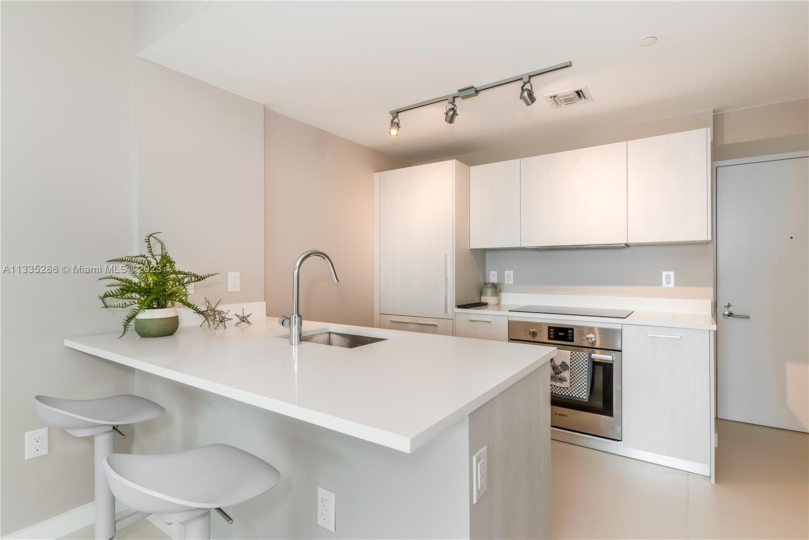 PARAISO BAYVIEWS CONDO - Residential Lease